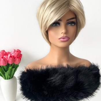 Timeless beauty perika Lorraine