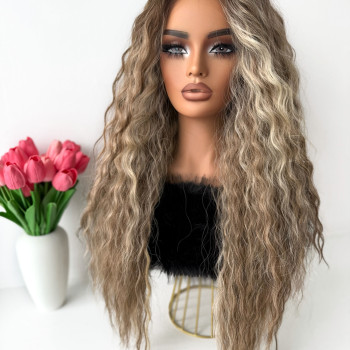 Wear&Go Luxury perika Kylie smeđa s plavim pramenovima (EXTRA GRIP)
