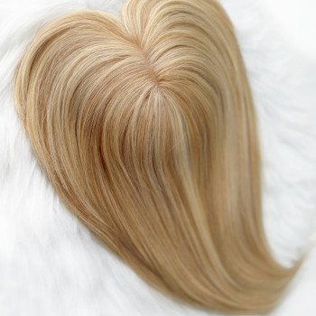 Tupe SKIN TOP™ sa šiškama 35 cm svijetlo plava s pramenovima