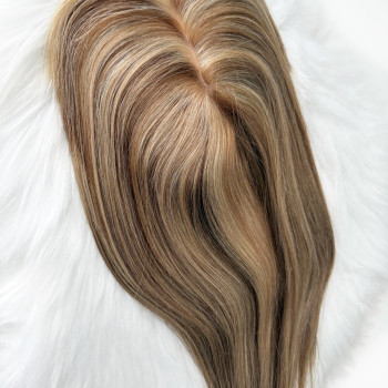 Tupe SKIN TOP™ sa šiškama 35 cm bronde