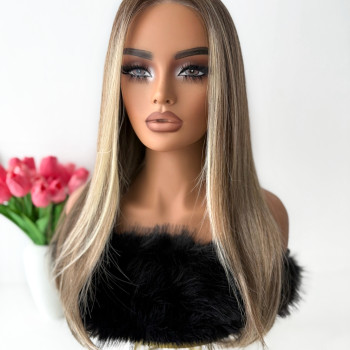 Wear&Go Luxury perika Valentina smeđa s plavim pramenovima (EXTRA GRIP)